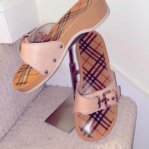 Trendy Burberry Wooden Sandals
